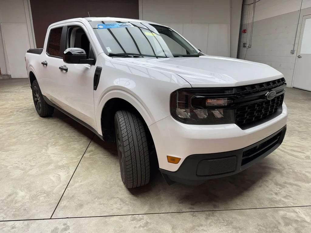 Certified Used 2024 Oxford White Ford XLT image 6