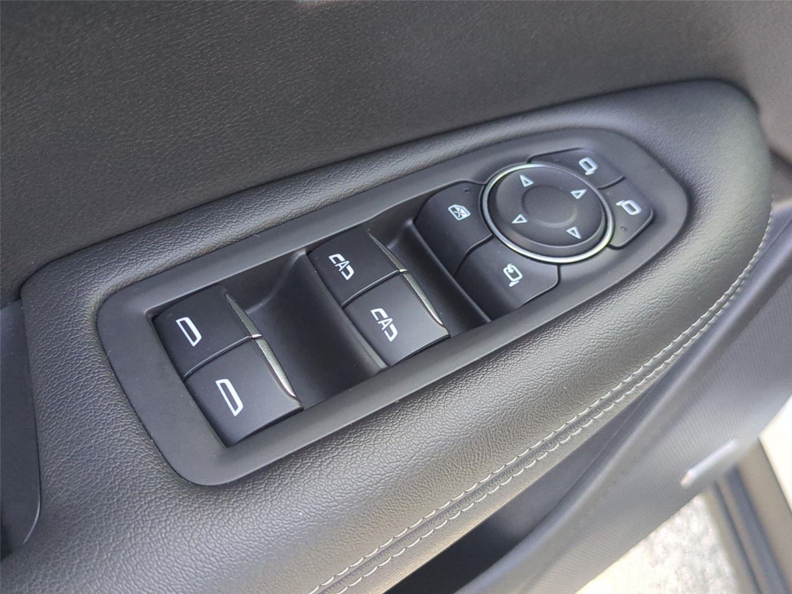 Used 2022 Crystal White Tricoat Cadillac Sport image 16