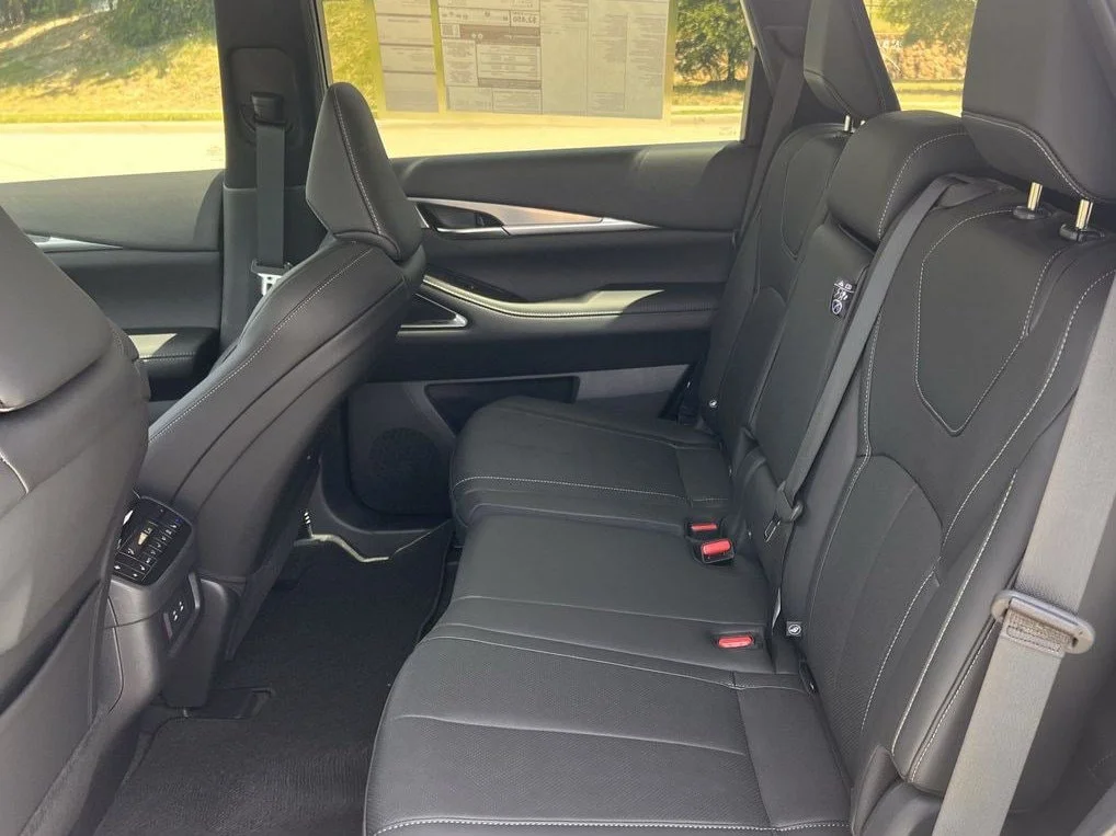 New 2027 MINERAL BLACK INFINITI Luxe AWD image 25