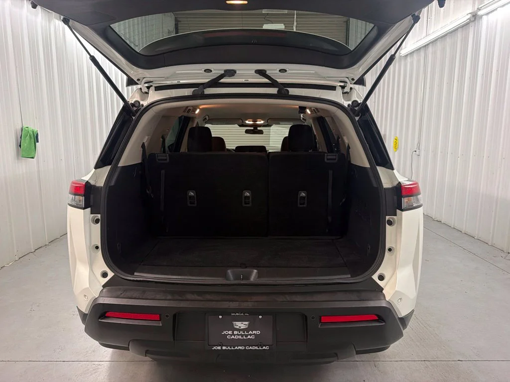 Used 2024 Glacier White Nissan S image 22