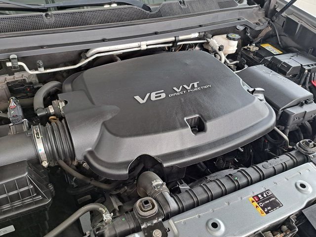 Used 2020 Gray Chevrolet Work Truck image 27