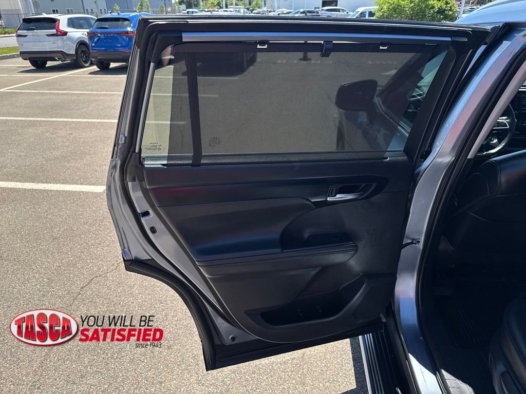 Used 2022 Gray Toyota XLE image 42