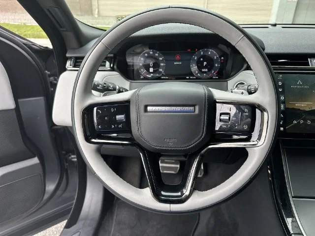 Used 2024 Gray Land Rover Dynamic SE image 15