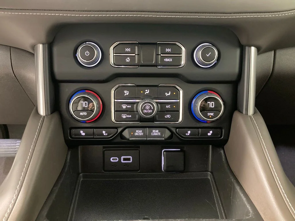Used 2022 Gray Chevrolet Z71 image 11