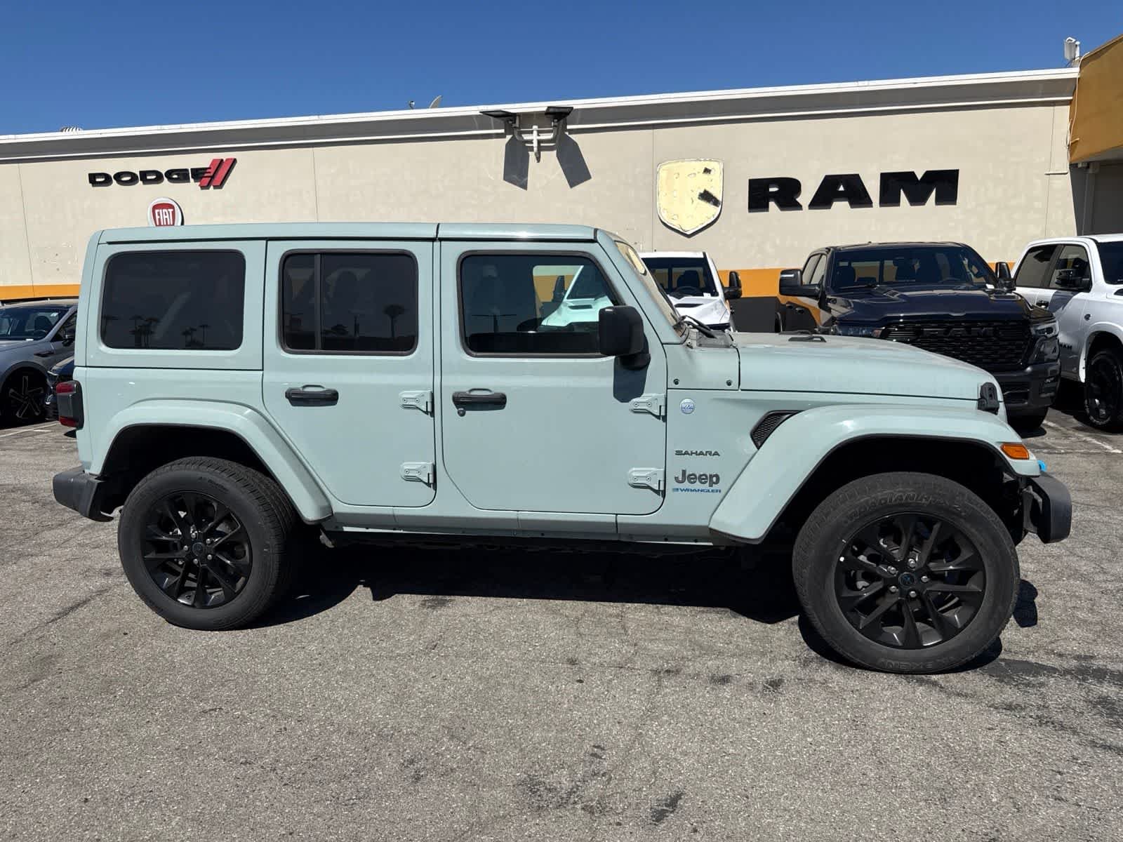 Used 2024 Earl Clearcoat Jeep Sahara image 11