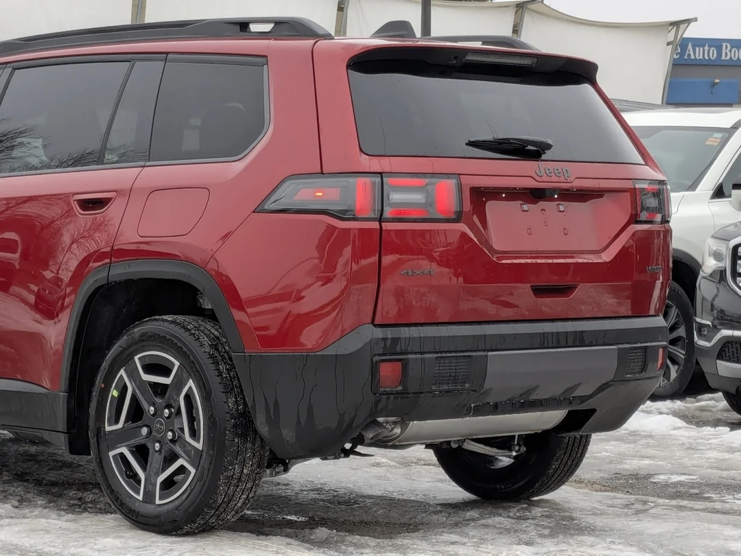 New 2026 Red Jeep Laredo - - 4x4 - 1.6L Turbo Hybrid - 12.3 Uconnect 5 Display - Selec-Terrain System & More! image 10
