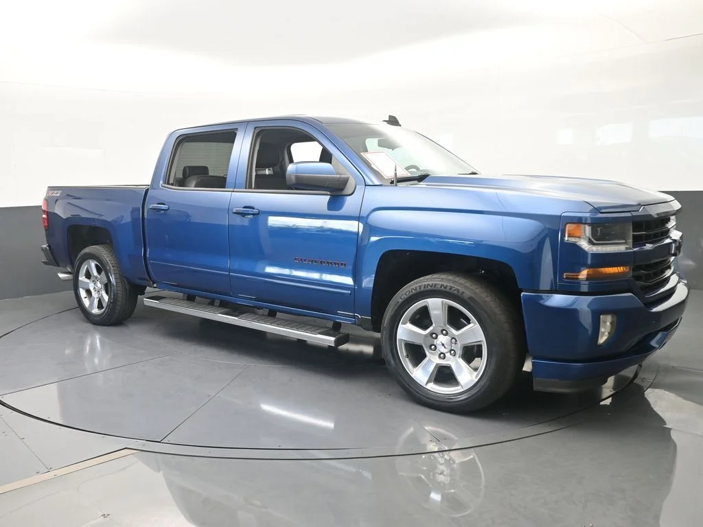 Used 2016 Deep Ocean Blue Metallic Chevrolet LT image 7