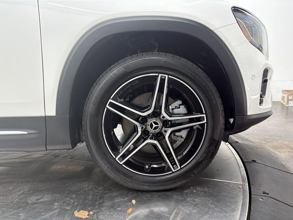 New 2026 Polar White Mercedes-Benz GLB 250 image 41