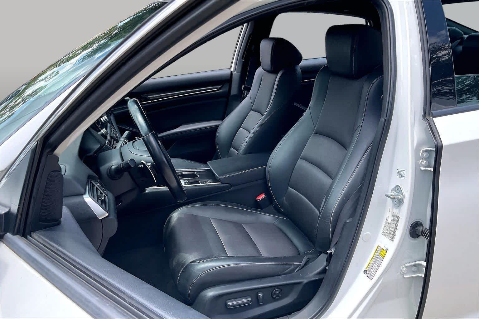 Used 2022 Platinum White Pearl Honda Sport image 8