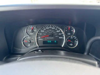 2025 Chevrolet Express Passenger LS - Photo 18
