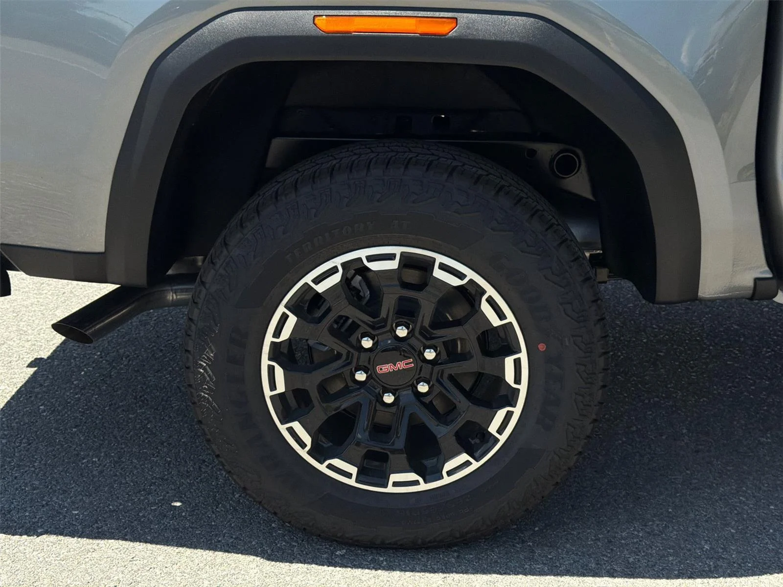 2026 GMC Canyon AT4 - Photo 8