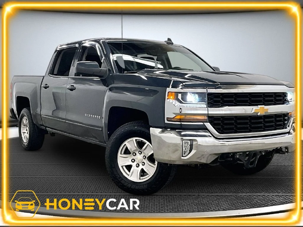 Used 2018 Gray Chevrolet LT image 1