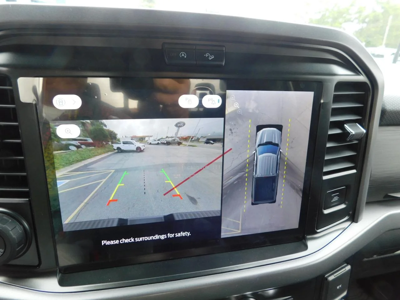 New 2026 Carbonized Gray Metallic Ford XLT image 43