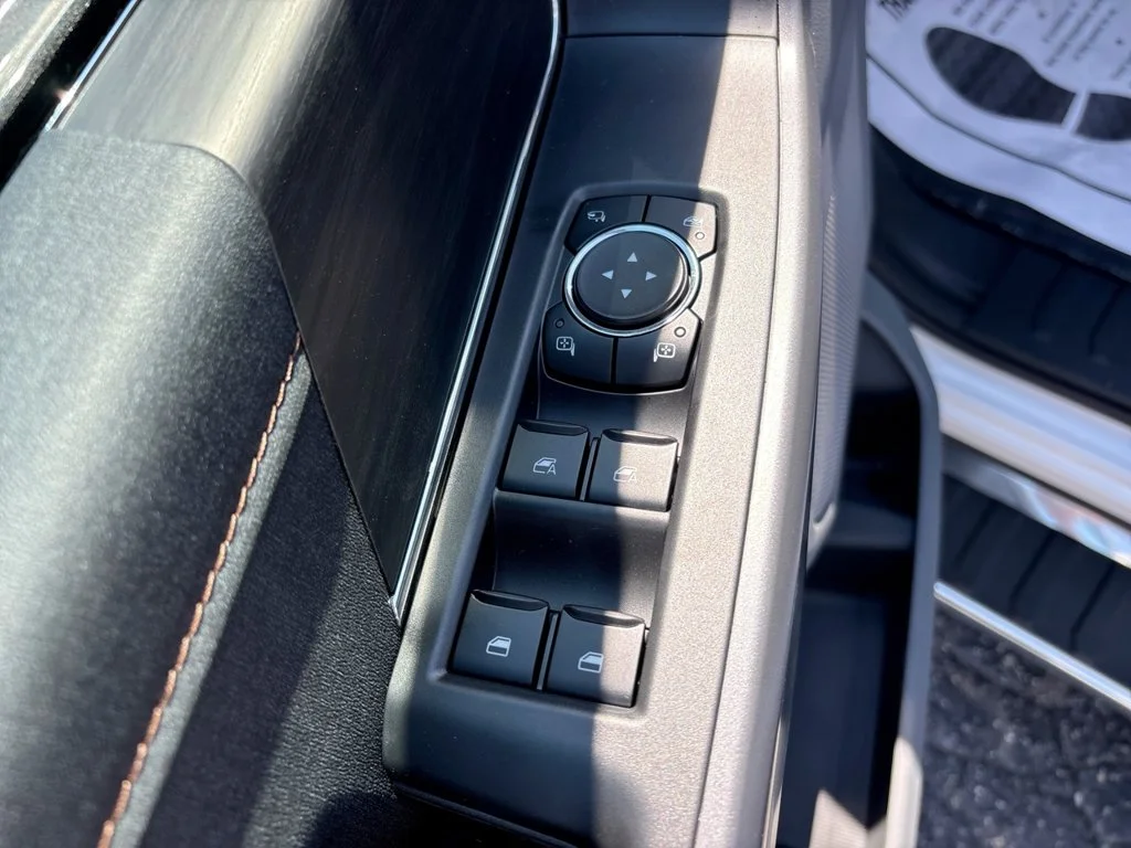 New 2026 Oxford White Ford Lariat® image 27