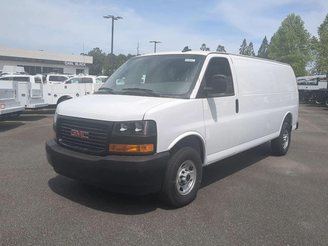 New 2025 Summit White GMC Work Van image 4