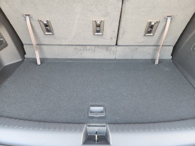 2027 Chevrolet Traverse LT - Photo 34