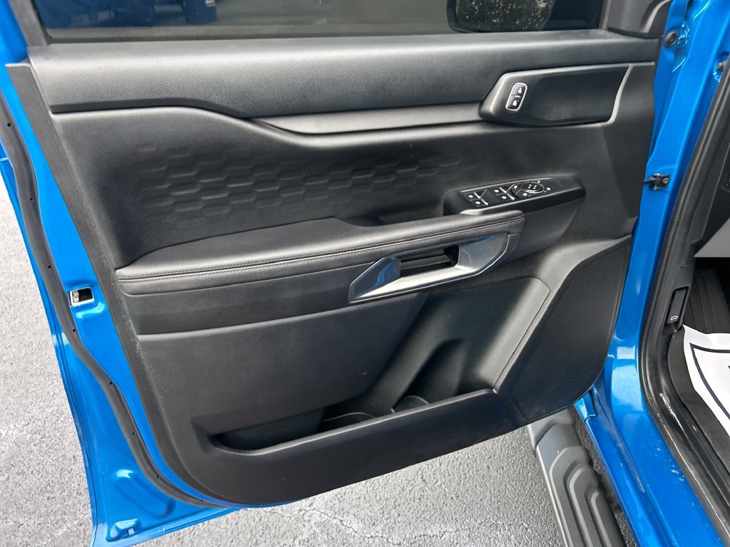 Used 2025 Blue Ford XLT image 12