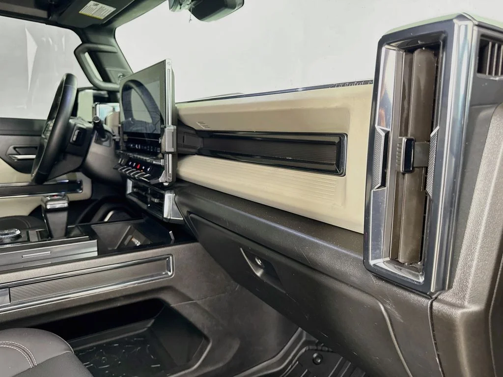 Used 2026 Black GMC 2X image 29