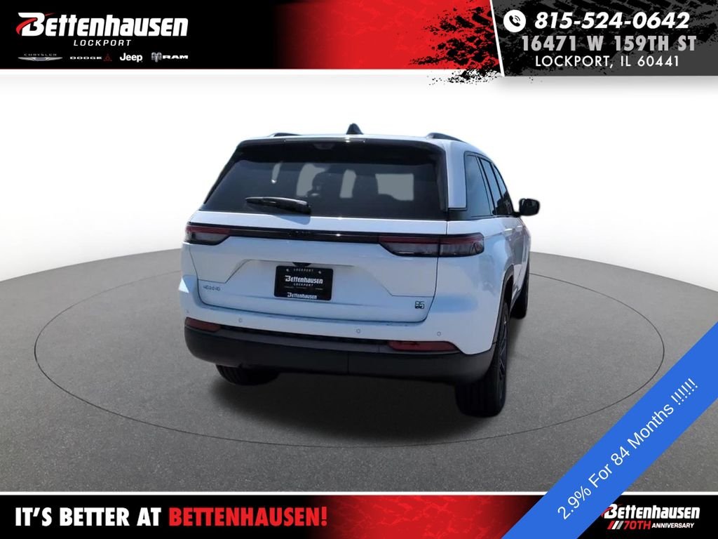 New 2026 White Jeep  image 10