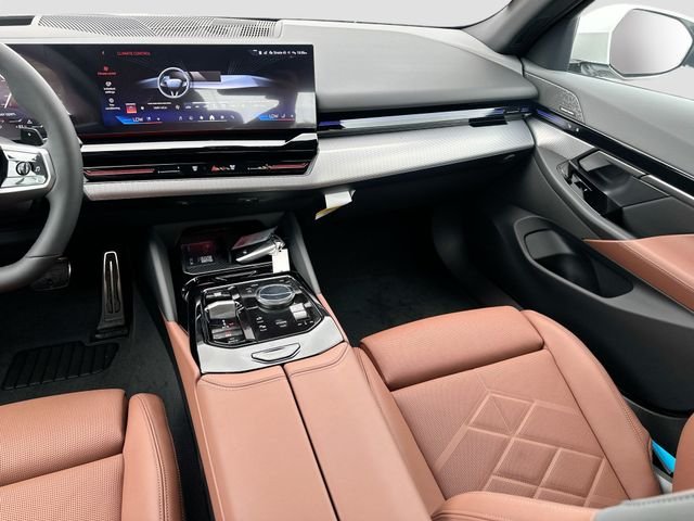 2026 BMW 5 Series 530i - Photo 18