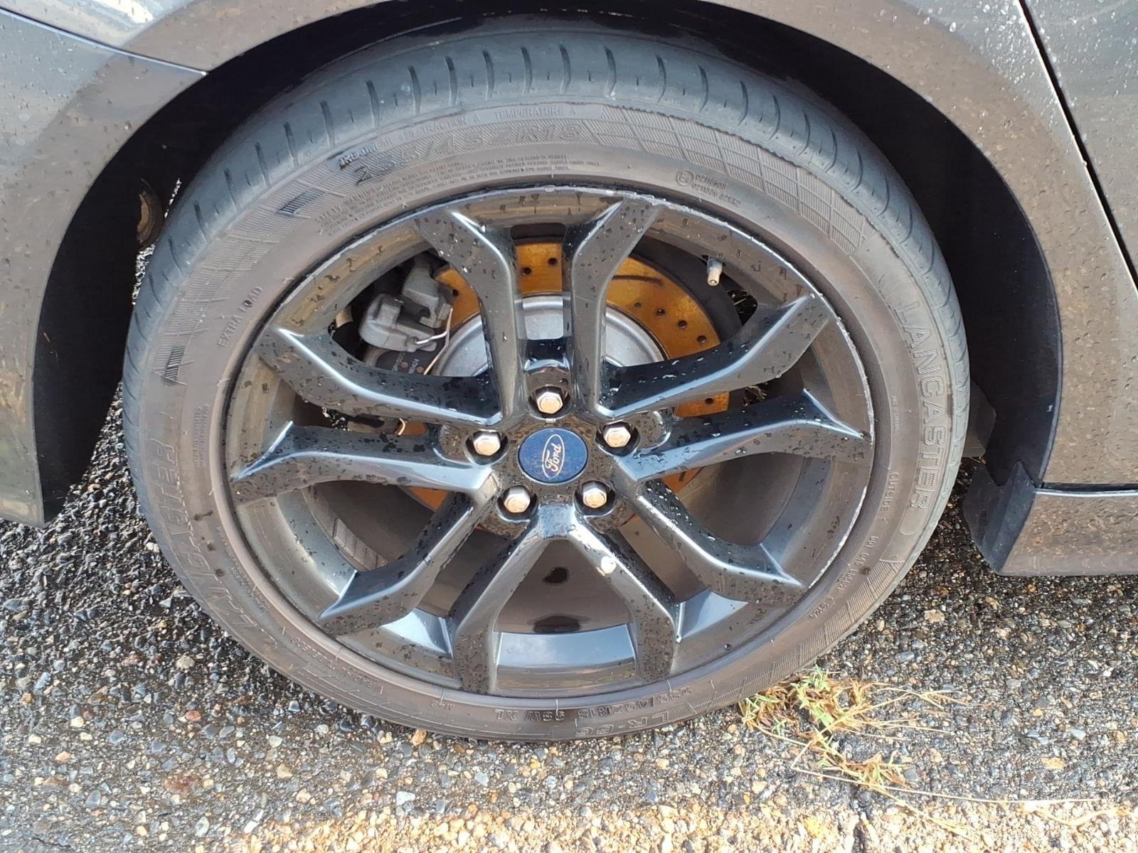 Used 2020 Magnetic Metallic Ford SE image 6