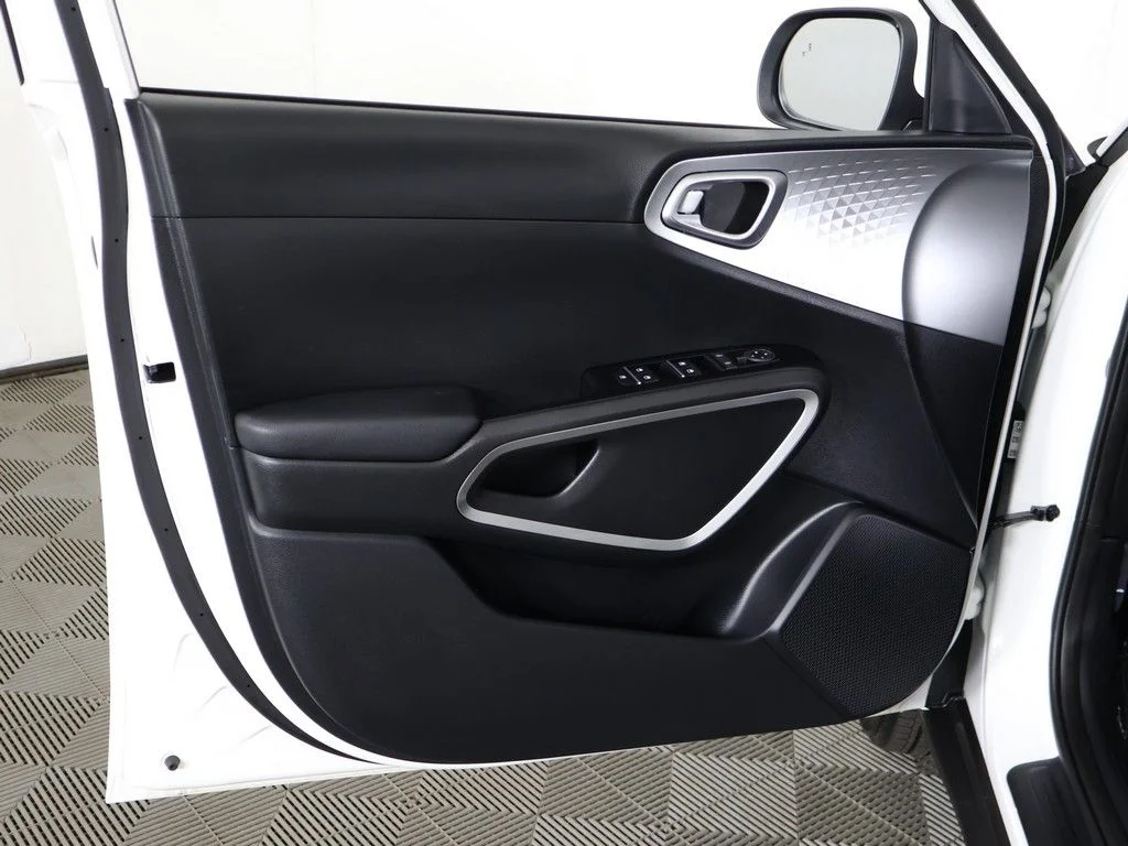 Used 2024 White Kia LX image 21