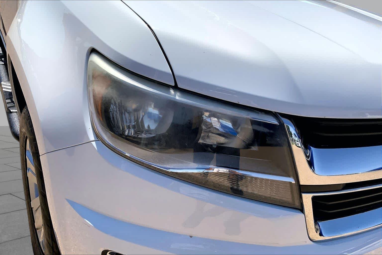 Used 2017 Summit White Chevrolet 2WD LT image 28