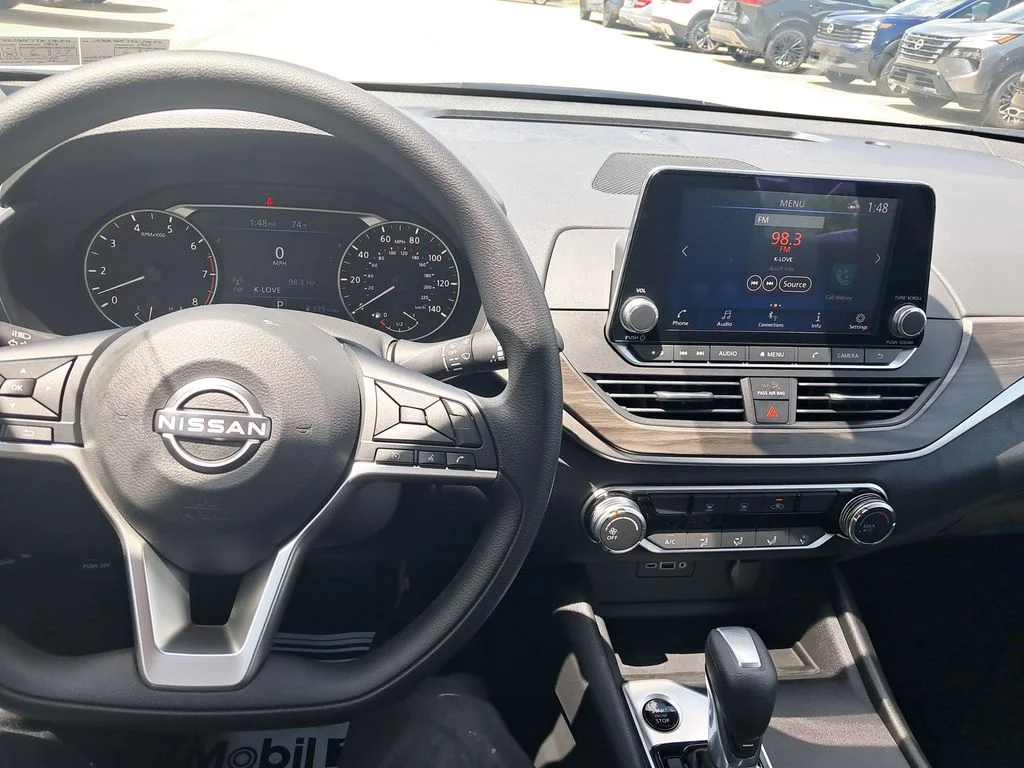 New 2026 White Nissan 2.5 SV image 13