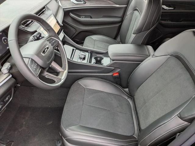 New 2026 Diamond Black Crystal Pearl-Coat Exterior Paint Jeep Altitude image 10