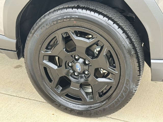 Used 2026 Magnetite Gray Metallic Subaru Limited image 12