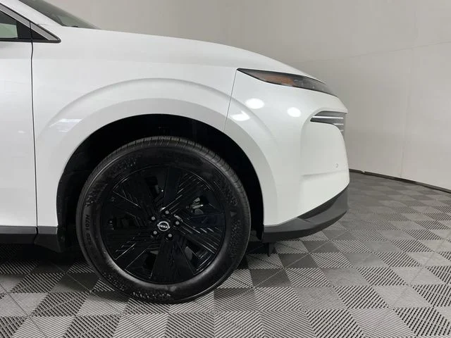 New 2025 Everest White TriCoat Nissan SV image 11