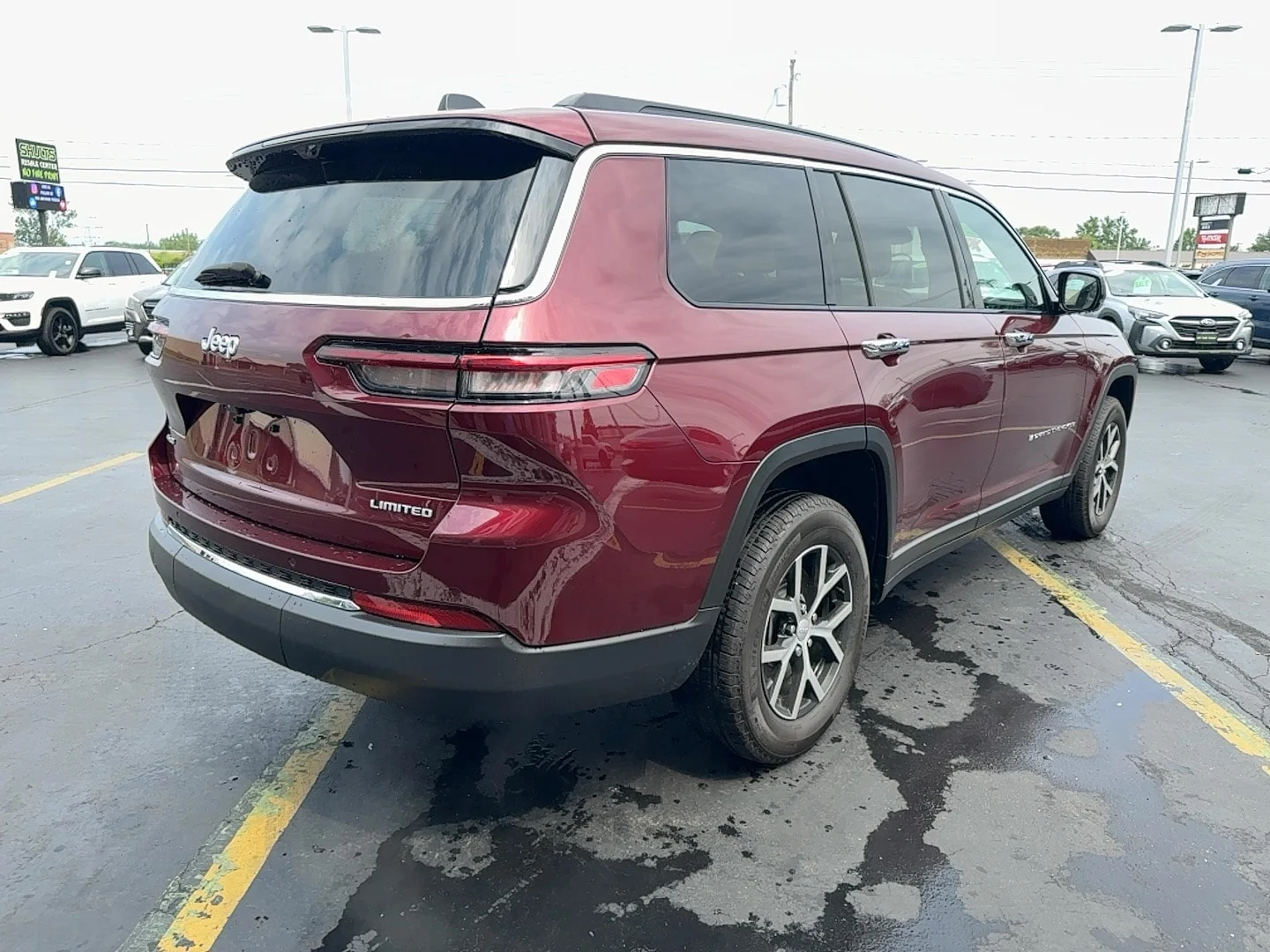 Used 2024 Velvet Red Pearlcoat Jeep Limited image 5