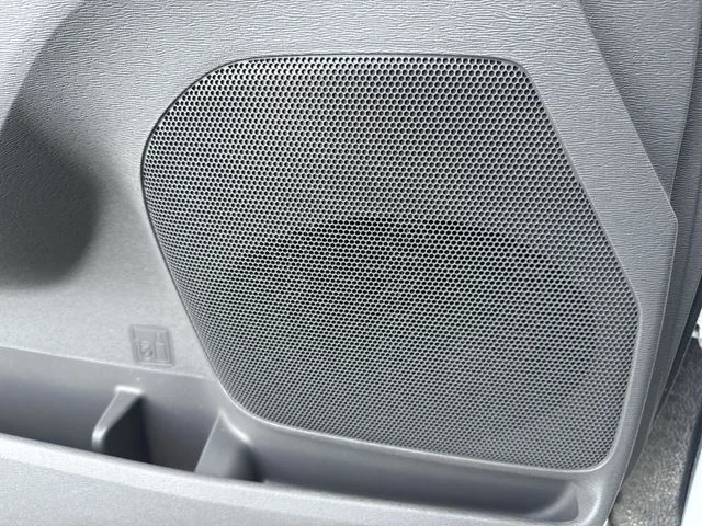Used 2018 White Toyota XLE image 30