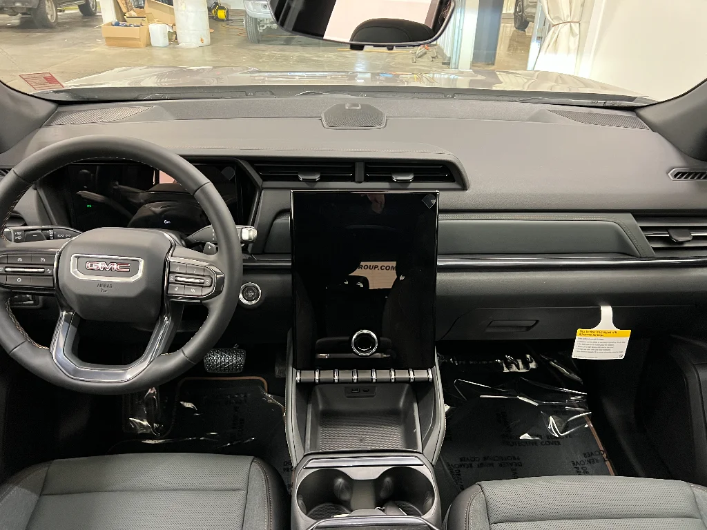 2026 GMC Terrain AT4 - Photo 8