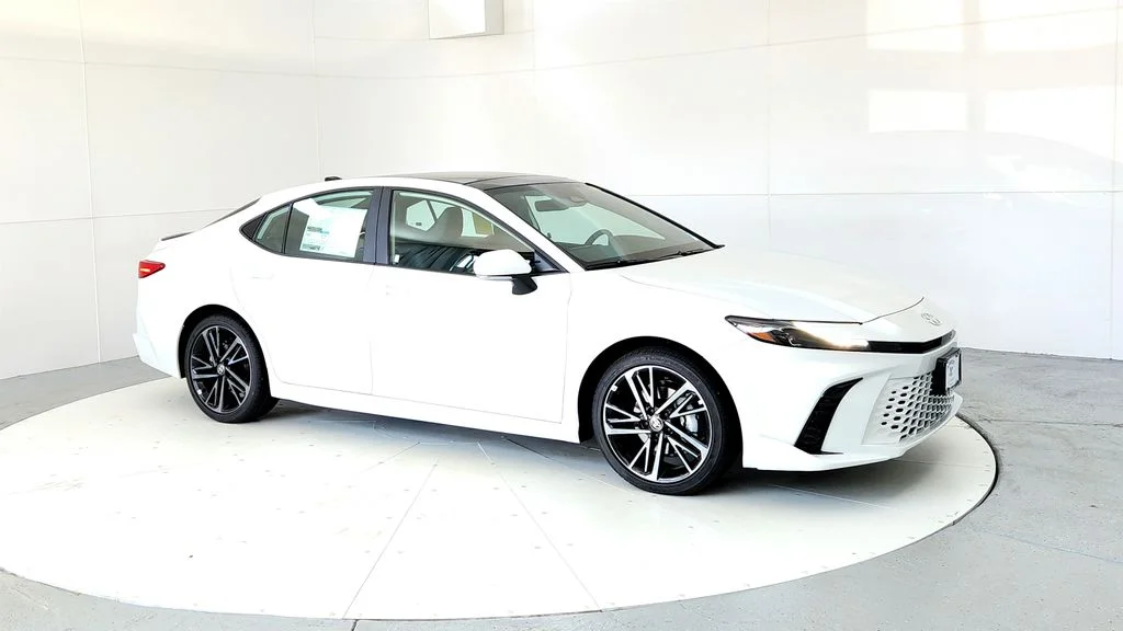 New 2026 Wind Chill Pearl Toyota XSE image 7