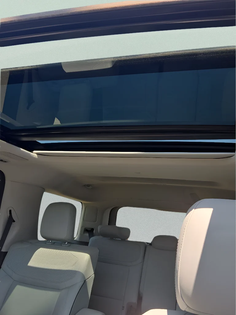 Used 2025 Black Metallic Ford Platinum image 27