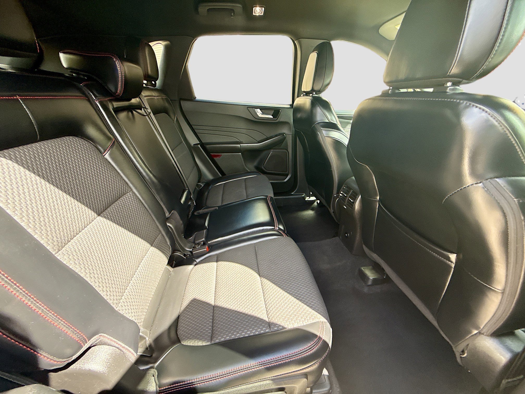 2023 Ford Escape ST-Line - Photo 27