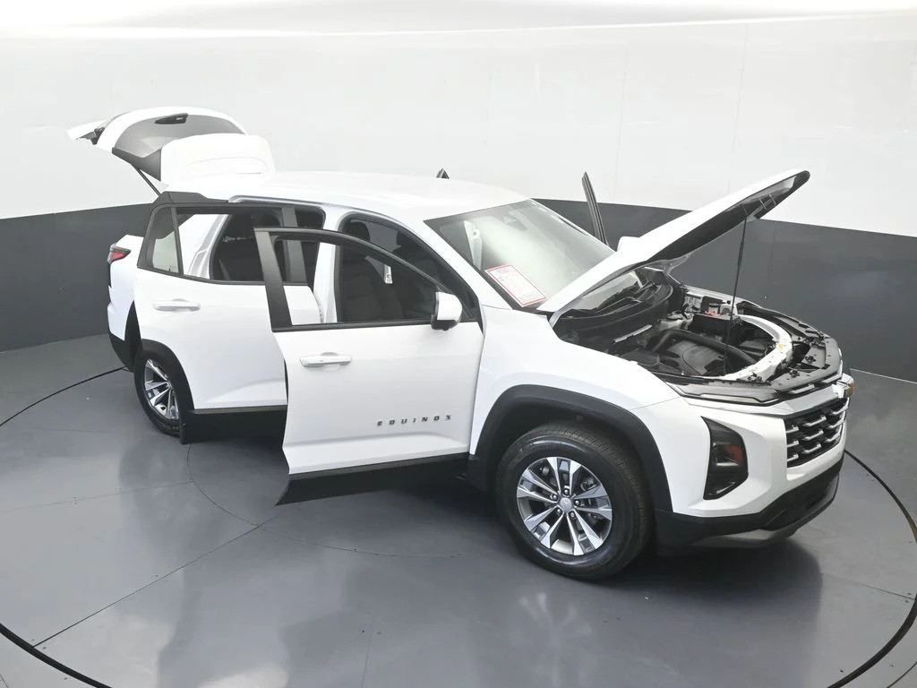 Used 2025 Summit White Chevrolet LT image 74