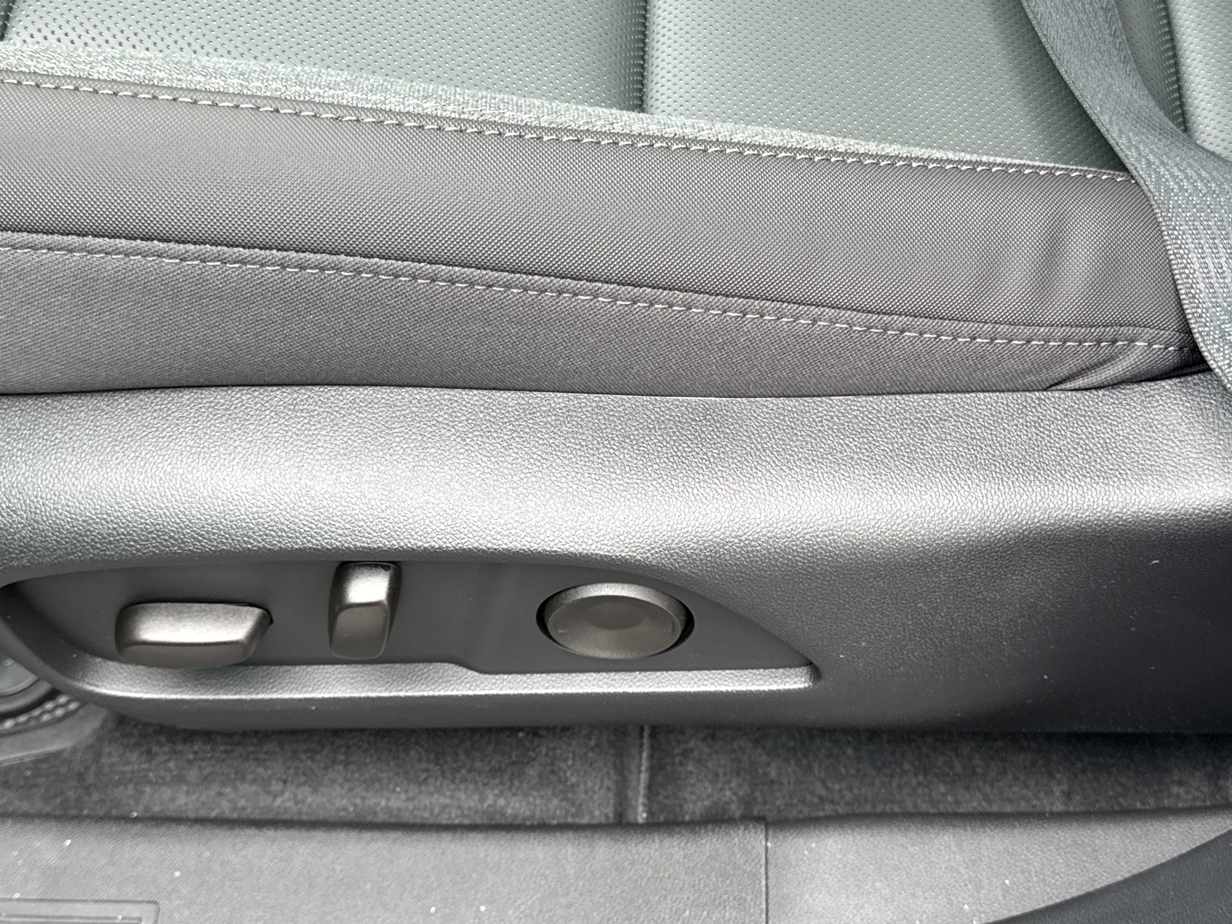2026 GMC Terrain AT4 - Photo 16