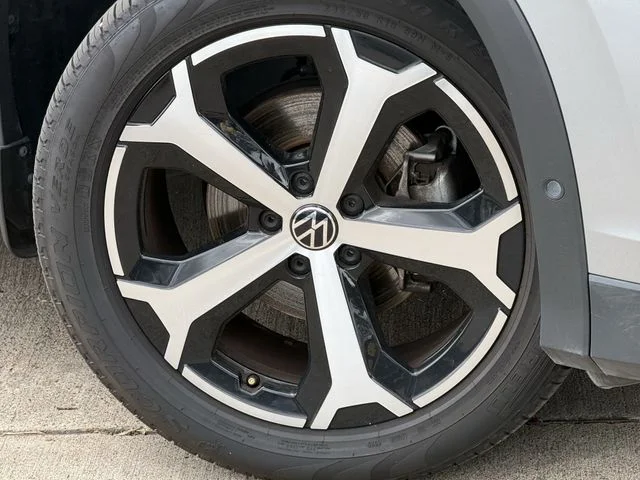 Certified Used 2025 Silver Volkswagen 2.0T SE image 7
