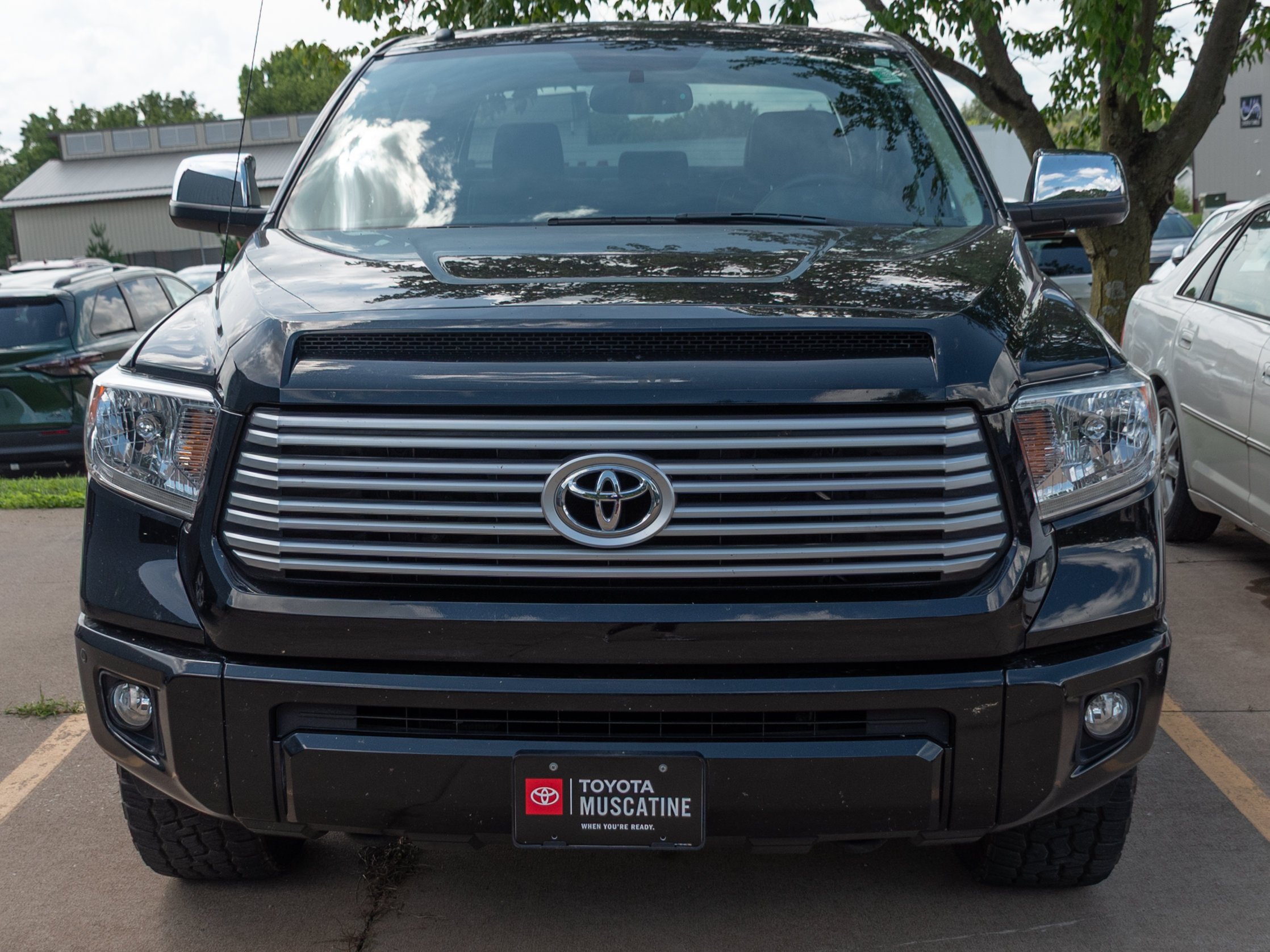 Used 2016 Black Toyota Platinum image 3