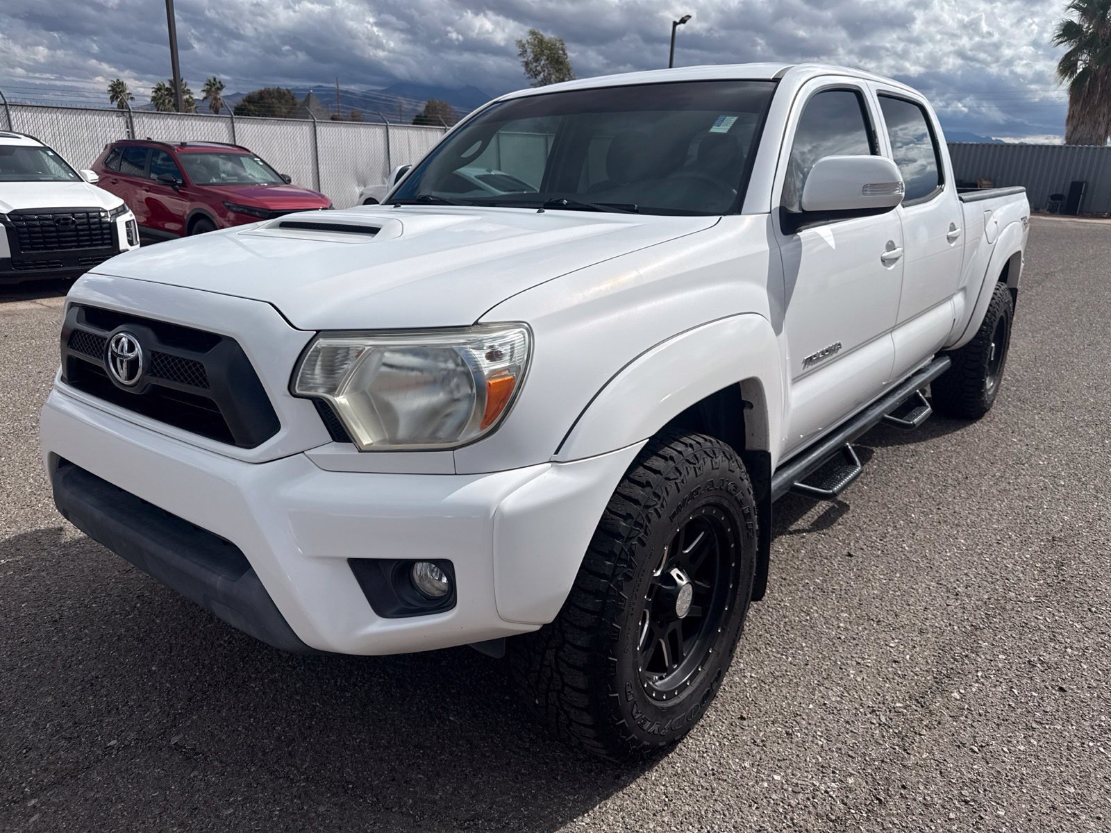 Used 2015 Super White Toyota Base image 1