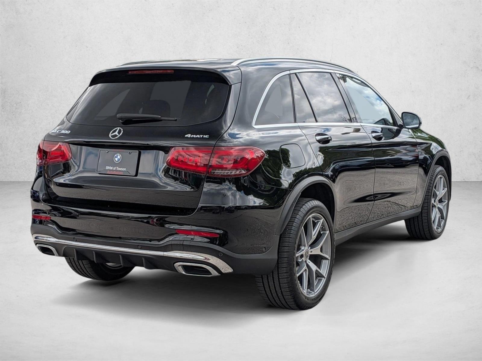 Used 2022 Obsidian Black Metallic Mercedes-Benz GLC 300 image 5