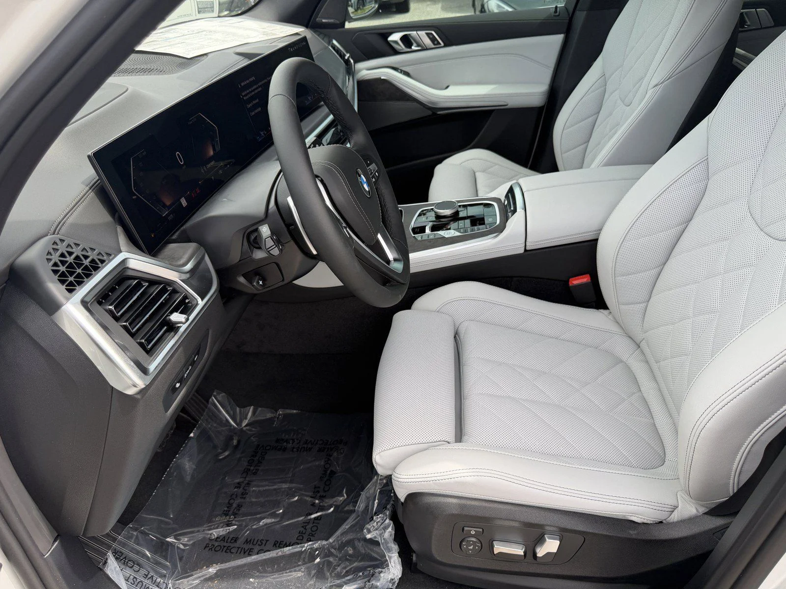 New 2026 Mineral White Metallic BMW sDrive40i image 22