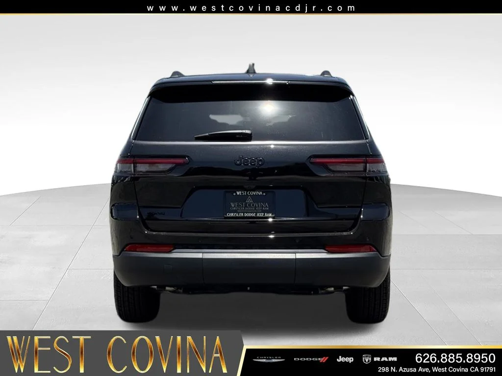 New 2026 Diamond Black Crystal Pearl-Coat Exterior Paint Jeep Altitude image 8