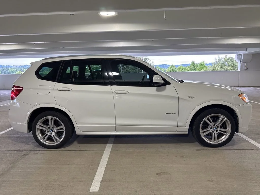 Used 2014 Alpine White BMW xDrive35i image 4