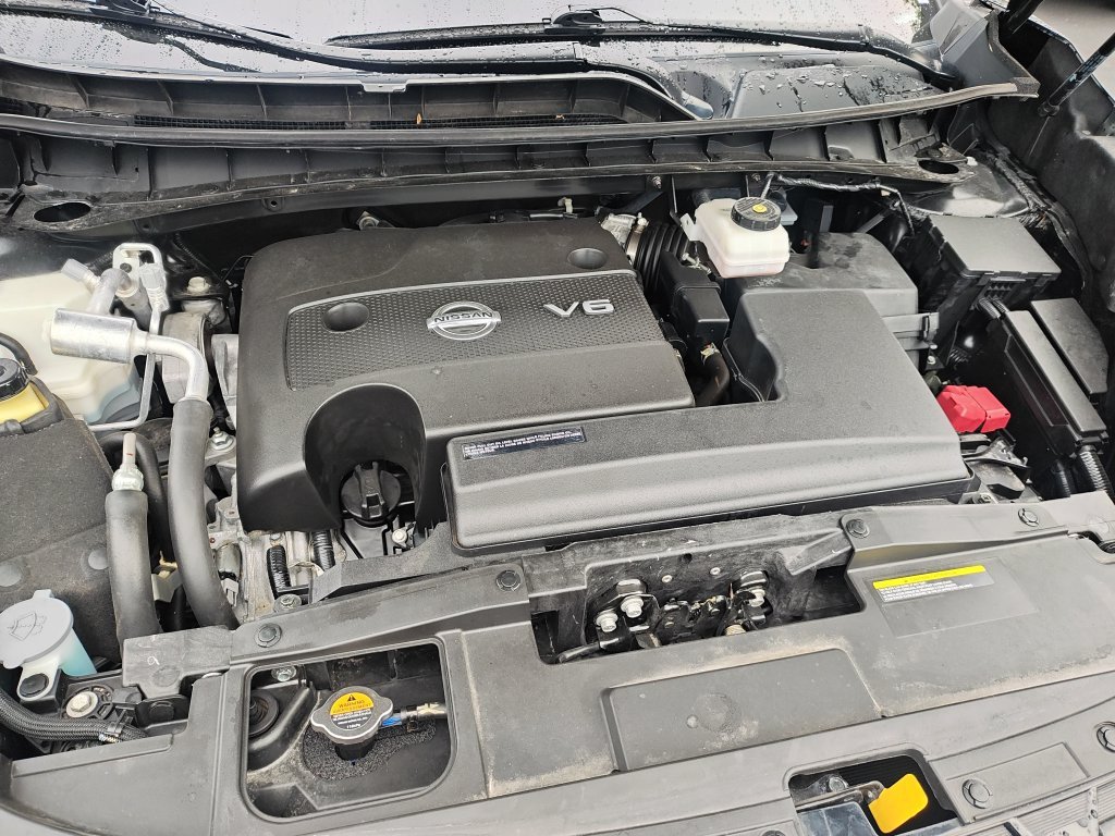 Used 2024 Black Nissan Platinum image 25