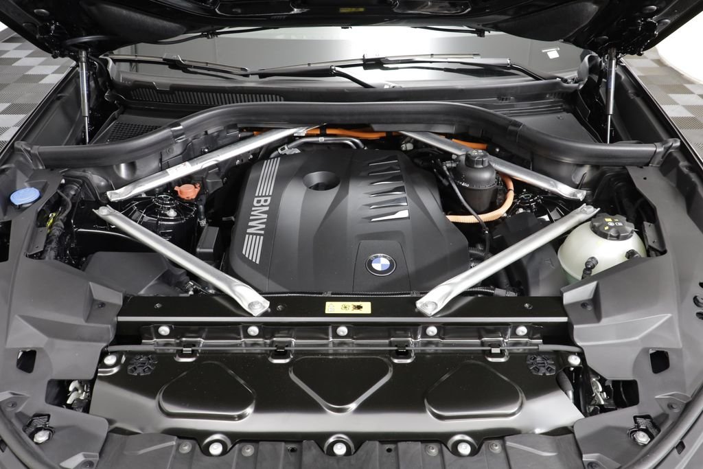 New 2026 Black Sapphire Metallic BMW xDrive50e image 26