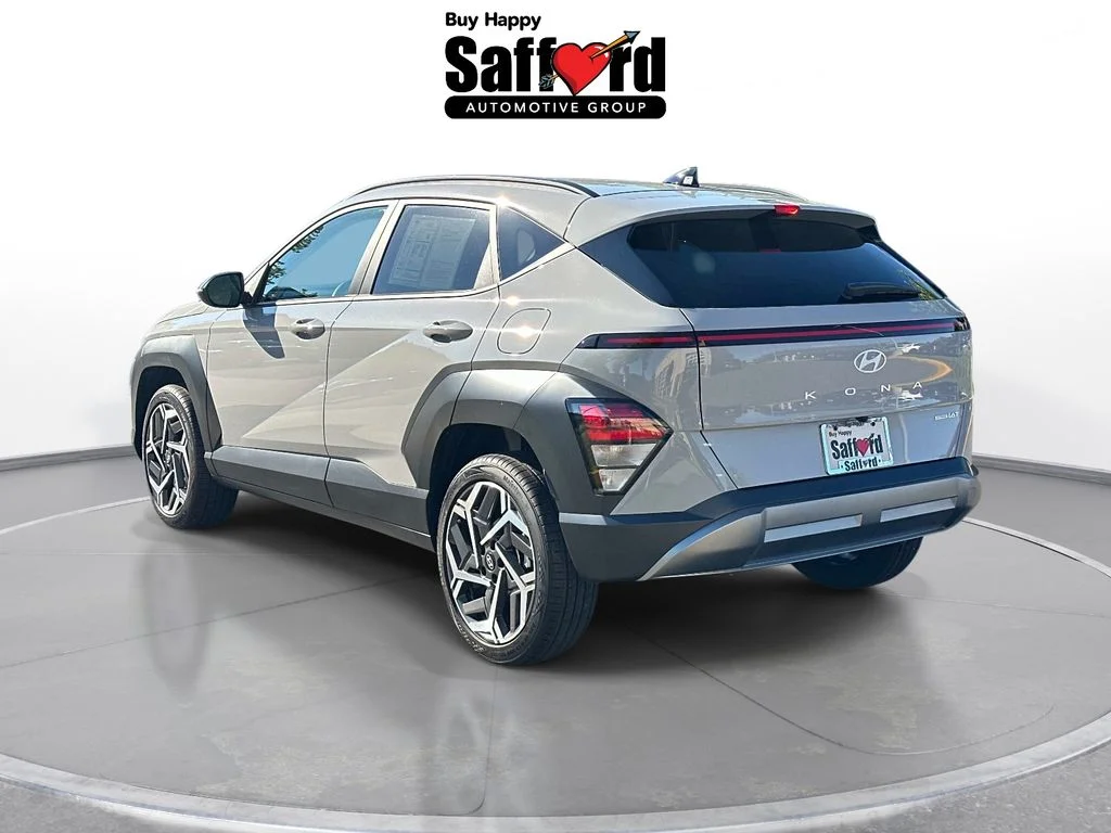 Used 2026 Gray Hyundai SEL Premium image 5
