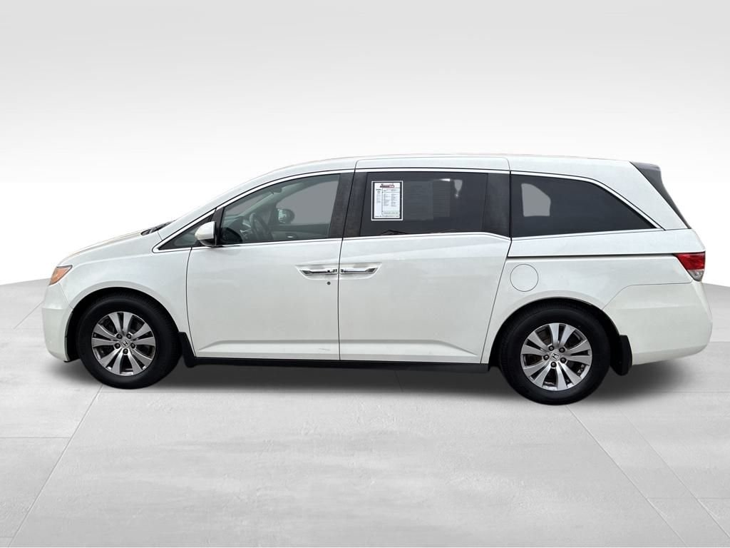 2016 Honda Odyssey SE photo 2